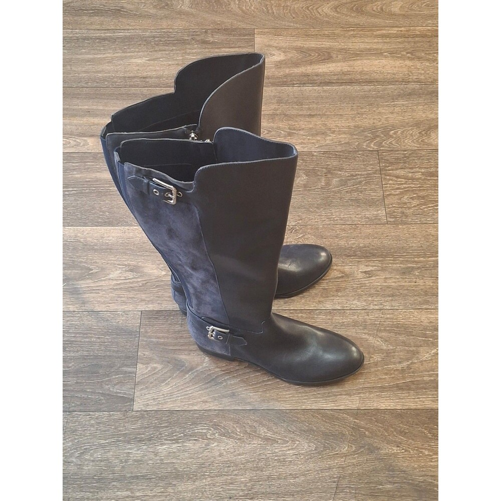 Boots - Picture 5 of 9